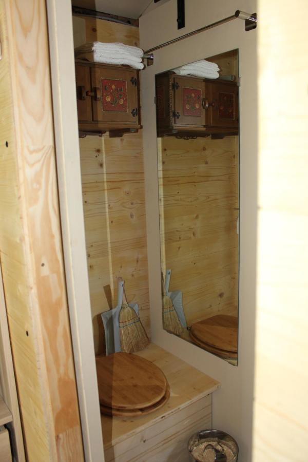 Holiday home Mas Dou L'estele Roulotte-gite Arles