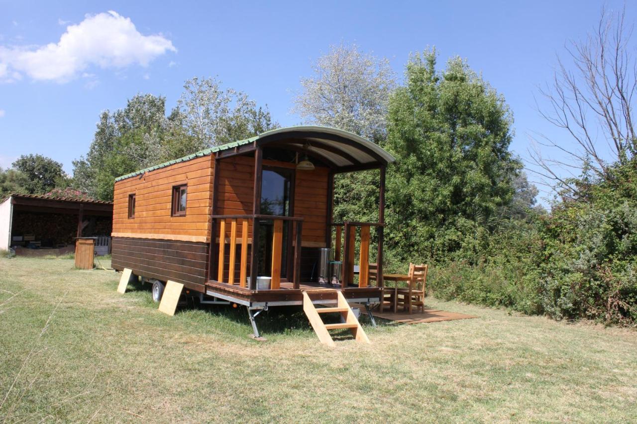 Mas Dou L'estele Roulotte-gite Ferienhaus Arles